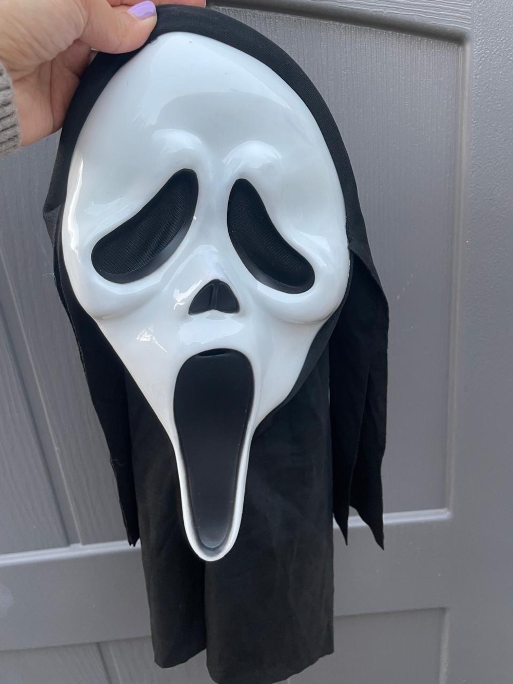Spirit White & Black Scream Ghost Mask